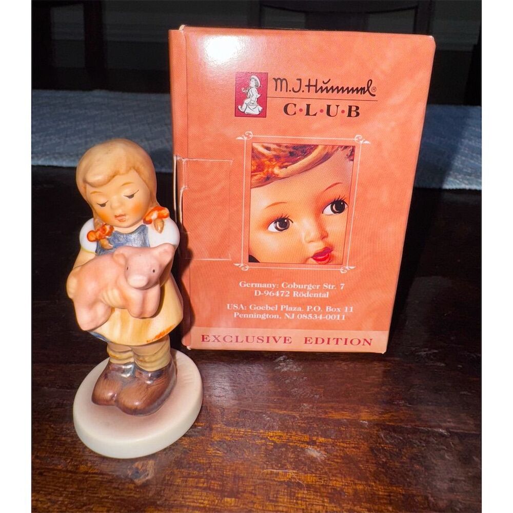 New M.J. Hummel‎ "Pigtails" Goebel Figurine w/ Piglet 1999 Exclusive Edition